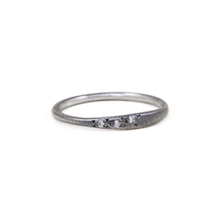 Tapered Cluster Triple Diamond Ring